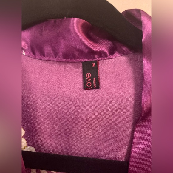 Kimono style robe. Size M. Beautiful purple 🦚 Peacock/floral print…. - Picture 3 of 7